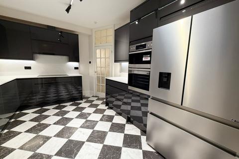 undefined, Warwick Gardens, London W14