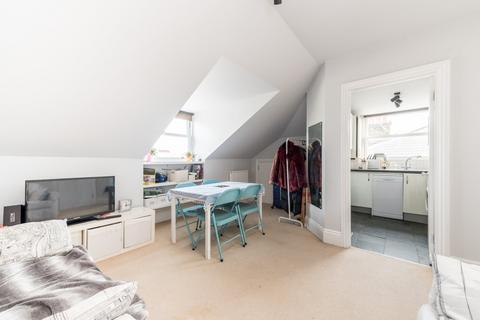 2 bedroom apartment to rent, Crossfield Road, London, NW3