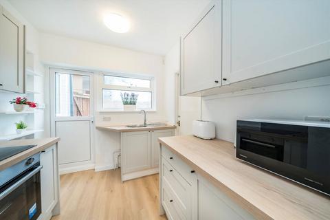 undefined, Bishops Park Road, London