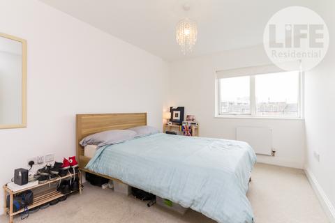 2 bedroom apartment to rent, Sadlers Court, London SE1