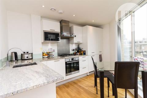 2 bedroom flat to rent, Sadlers Court, London SE1