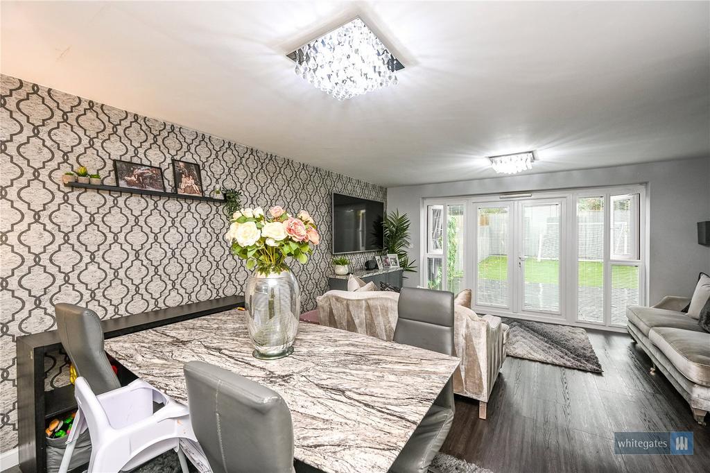 Dining/Lounge Area