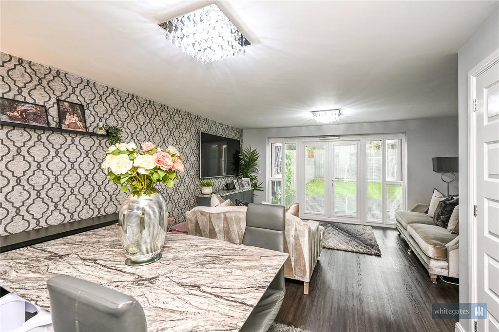 Dining/Lounge Area