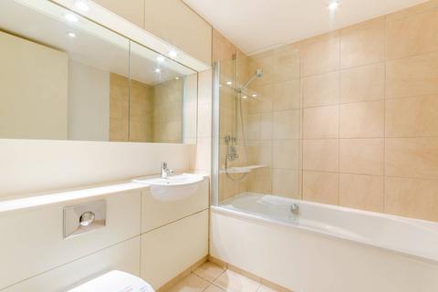 1 bedroom flat to rent, Hosier Lane, Clerkenwell, London, EC1A