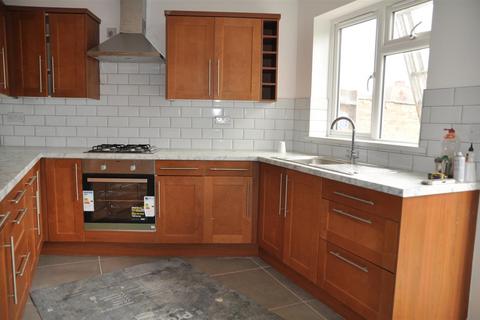 5 bedroom semi-detached house to rent, Weston Drive, Stanmore