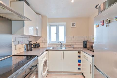 2 bedroom flat for sale, Harlinger Street, Woolwich, London, SE18