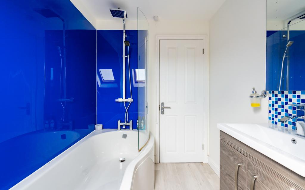2nd Floor Bathroom