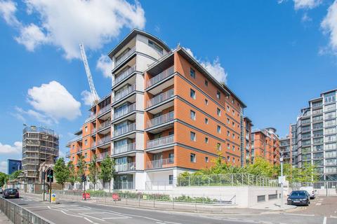 Holland Gardens, Kew Bridge, Brentford, TW8
