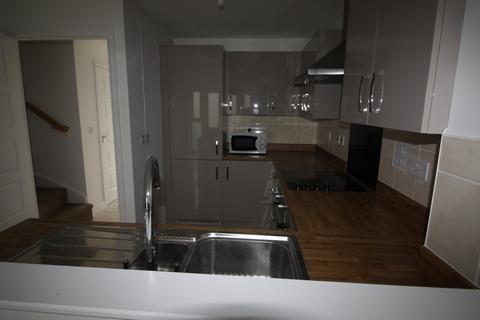 4 bedroom semi-detached house to rent, 5 Turnstone View, CV4 8AL