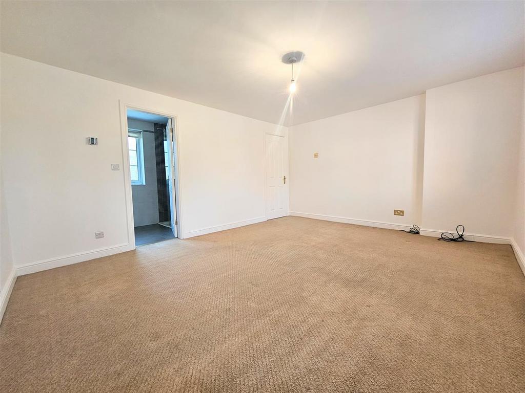 Brookside Close 12