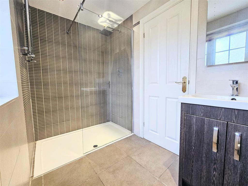 Brookside Close 13