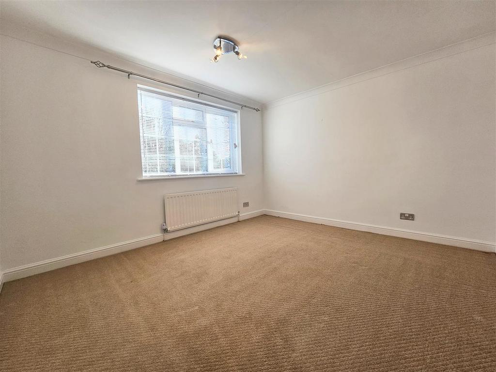 Brookside Close 15