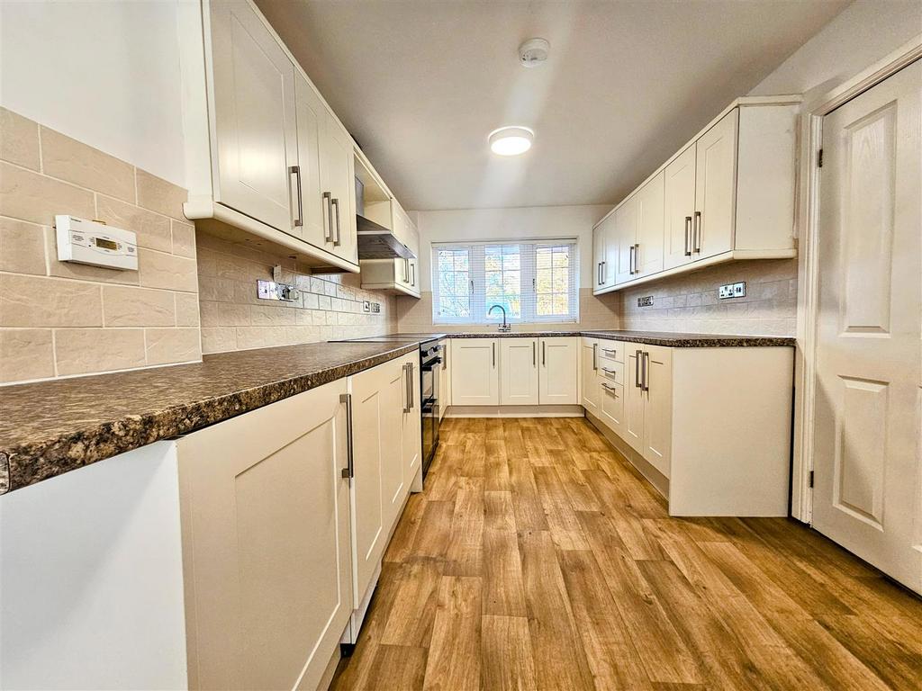 Brookside Close 3