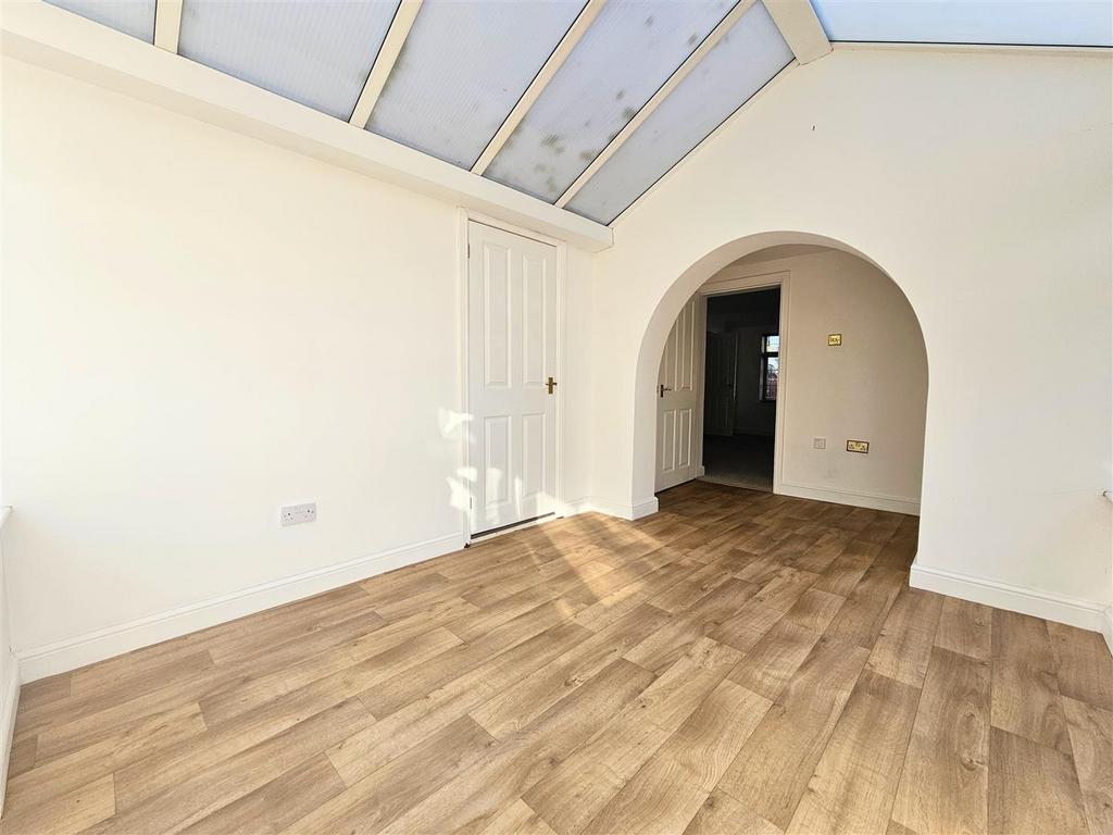 Brookside Close 5