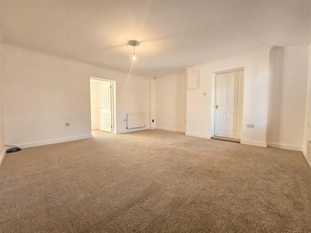 Brookside Close 7