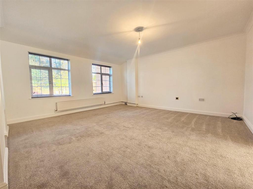 Brookside Close 8