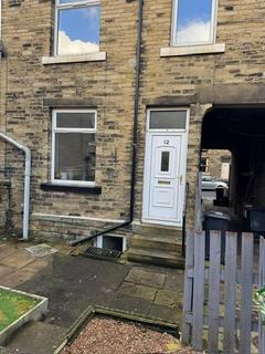2 bedroom end of terrace house to rent, Carr Street, Brighouse