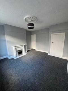 2 bedroom end of terrace house to rent, Carr Street, Brighouse