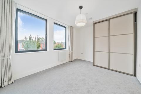 2 bedroom flat to rent, Oldridge Road, London, SW12