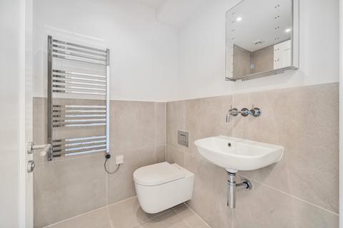 2 bedroom flat to rent, Oldridge Road, London, SW12