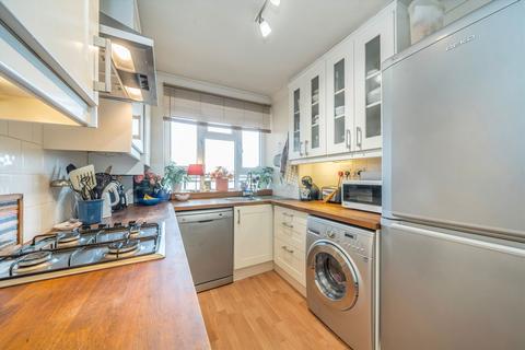 2 bedroom flat for sale, Broomhouse Lane, London SW6