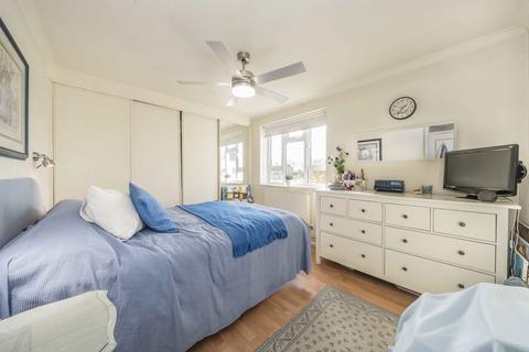 2 bedroom flat for sale, Broomhouse Lane, London SW6