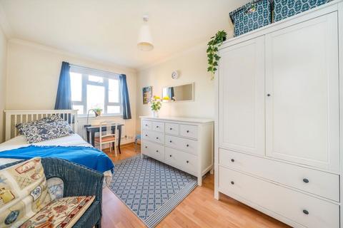 2 bedroom flat for sale, Broomhouse Lane, London SW6