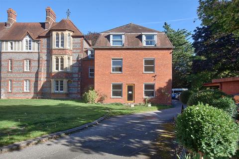 undefined, The Close, Salisbury