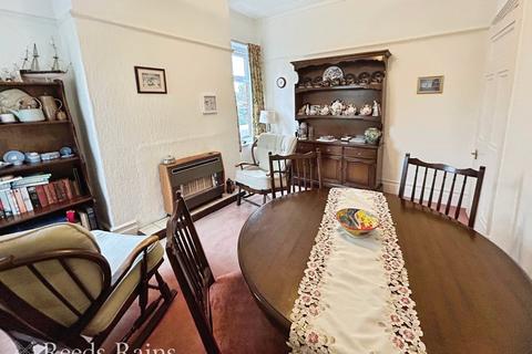 3 bedroom semi-detached house for sale, Birchfield Road, Cheshire WA8