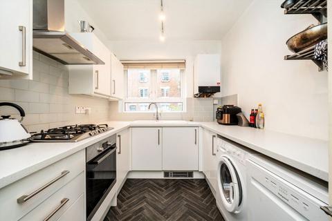 2 bedroom flat for sale, Cromwell Avenue, London W6