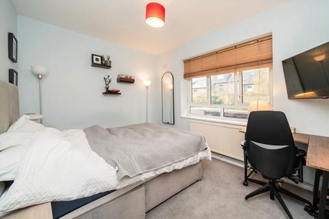 2 bedroom flat for sale, Cromwell Avenue, London W6