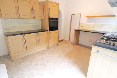 2 bedroom terraced house to rent, Mellor Road, New Mills, SK22