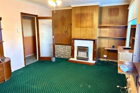 2 bedroom flat for sale, Foldings Road, Scholes, Cleckheaton, BD19
