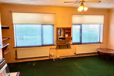 2 bedroom flat for sale, Foldings Road, Scholes, Cleckheaton, BD19