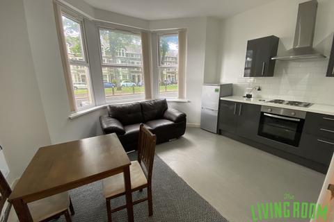 1 bedroom flat to rent, Llanbleddian Gardens, Cathays,