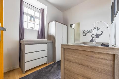 2 bedroom apartment for sale, REGENTS COURT, ALEXANDRA ROAD, Southend-On-Sea
