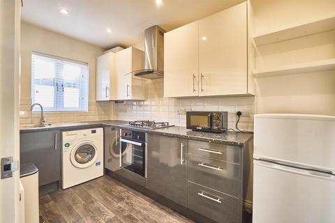 2 bedroom townhouse to rent, Co-Op Close, Barwell