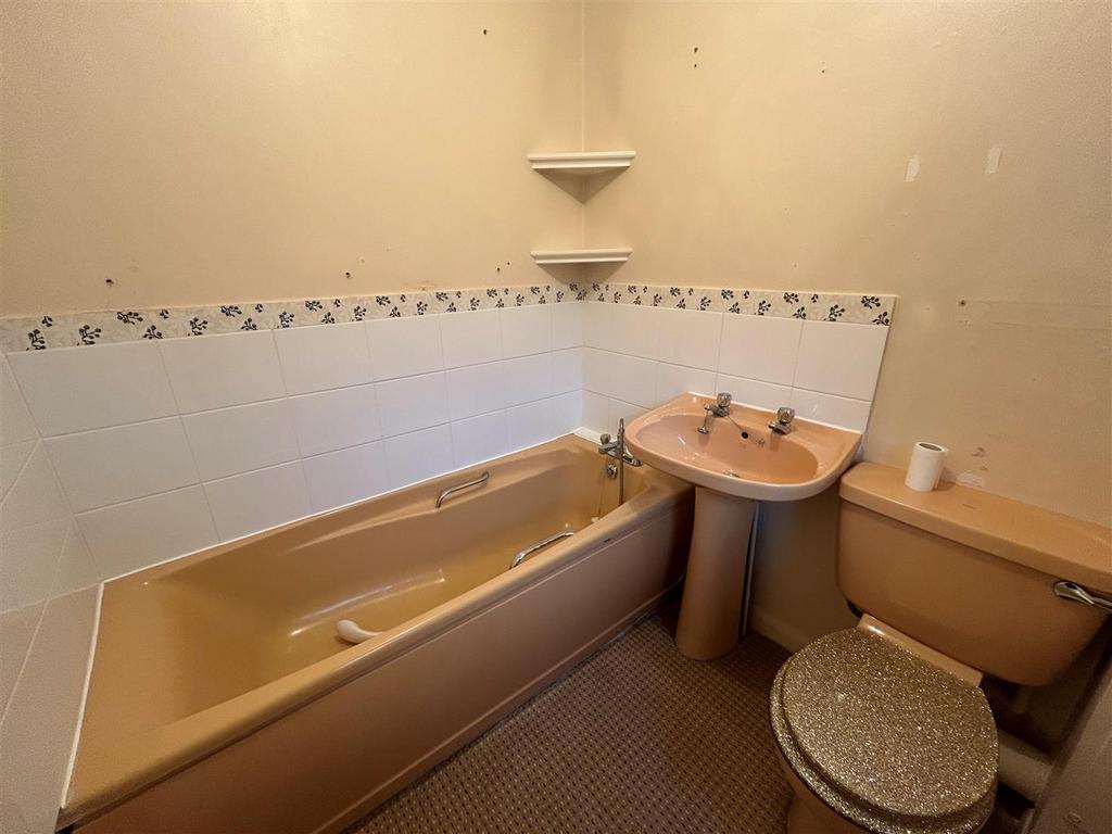 Bathroom.jpg