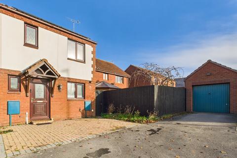 Waterton Close, Hucclecote, Gloucester, Gloucestershire, GL3