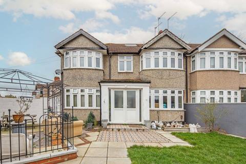 undefined, Mandeville Road, Isleworth TW7