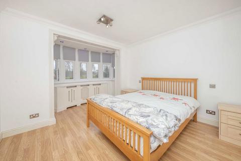 undefined, Mandeville Road, Isleworth TW7