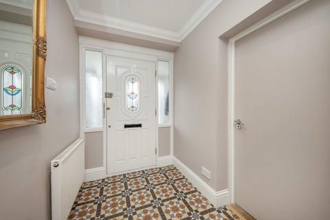 undefined, Mandeville Road, Isleworth TW7