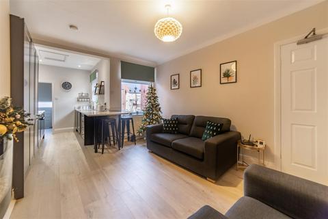 3 bedroom flat to rent, £145pppw - Brandon Grove, Sandyford