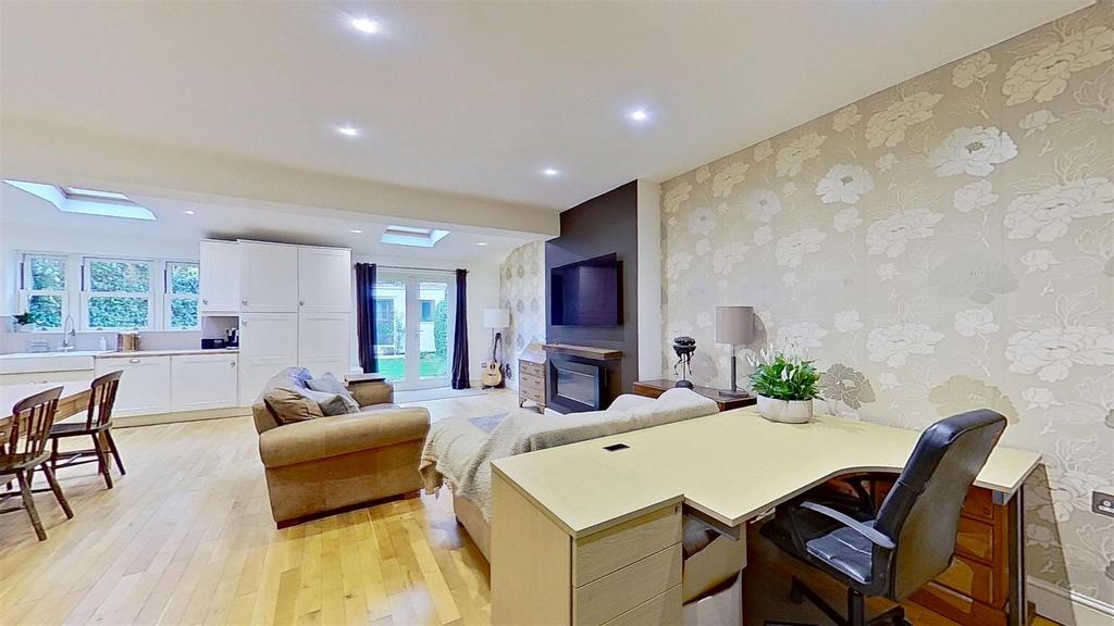 The-Pleasance-Roehampton-SW15-11152025 205223.jpg