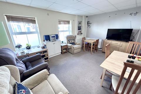 2 bedroom terraced bungalow for sale, Chapel Street, Newport