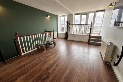 2 bedroom apartment to rent, The Royal, Wilton Place, Salford