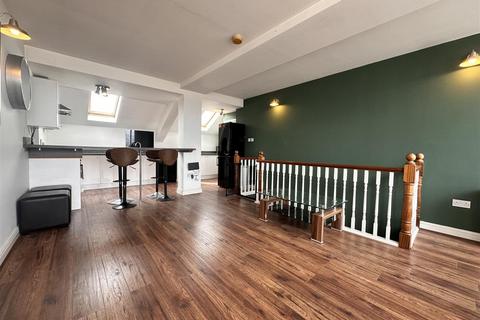 2 bedroom apartment to rent, The Royal, Wilton Place, Salford