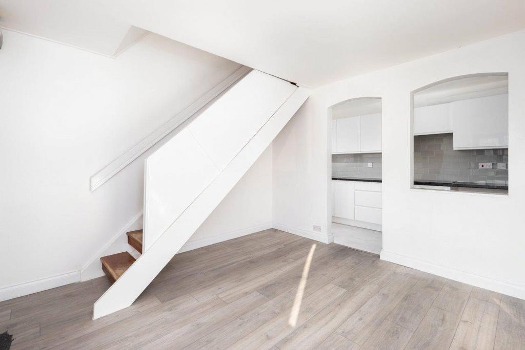 Living Room/Kitchen