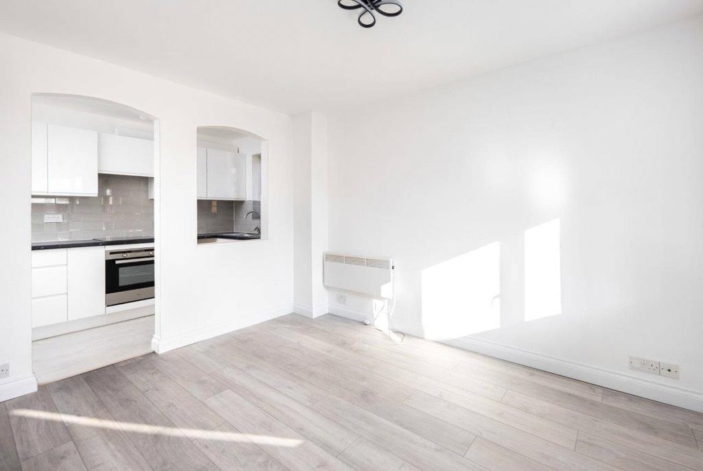 Living Room/Kitchen