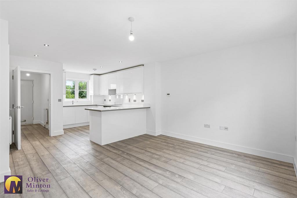 Superb 22'7 open plan living room / kitchen